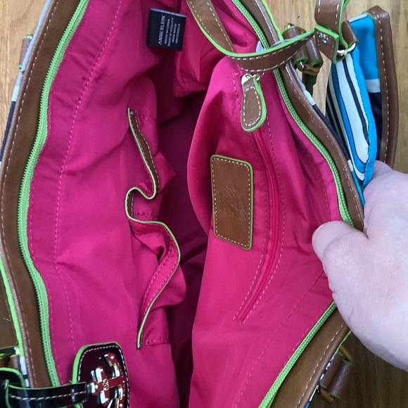 Anne Klein shoulder bag w/coin wallet - Picture 2 of 6